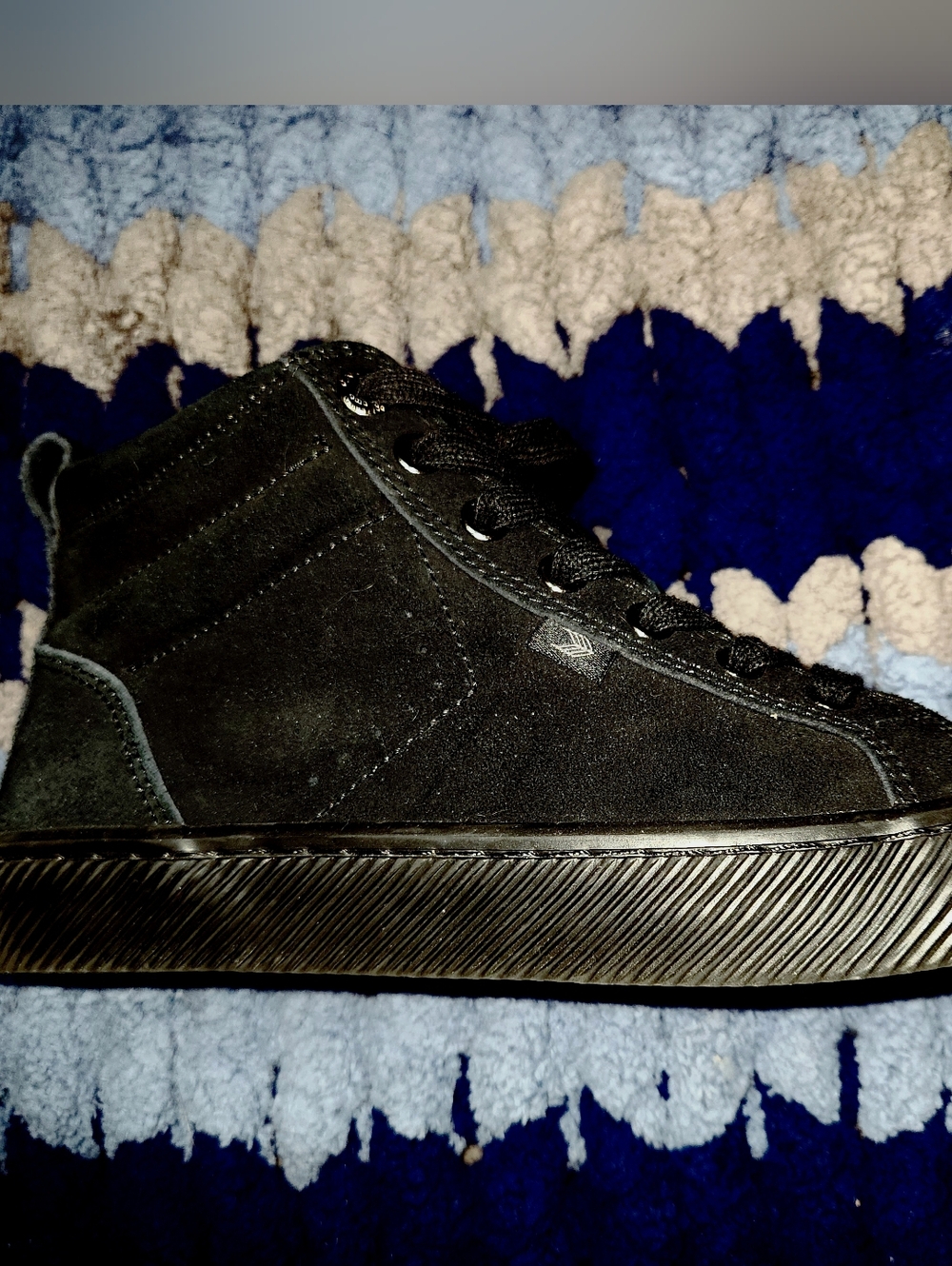 Cariuma Black High-Top Sneaker with Green Insole. Only Worn Once.